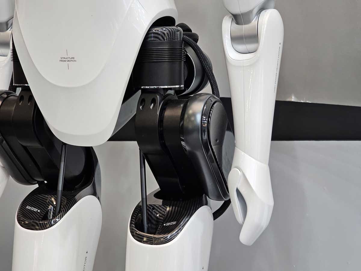 Xiaomi CyberOne 6.jpg