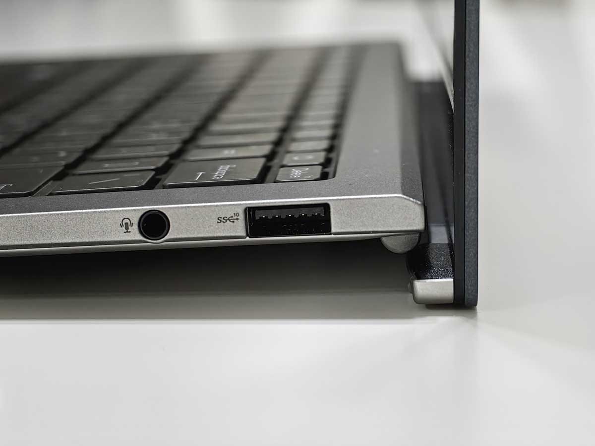 ASUS Zenbook S 13 OLED UX5304 9.jpg