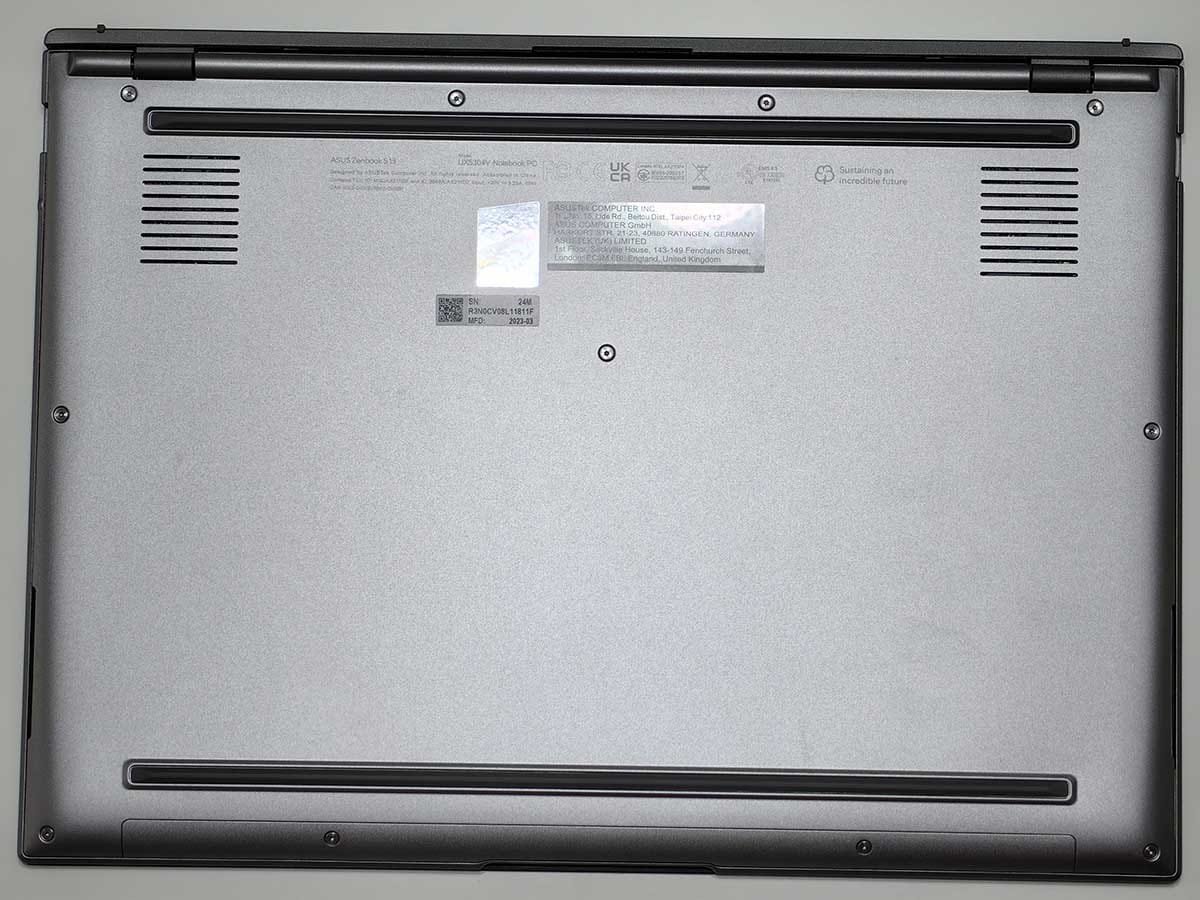 ASUS Zenbook S 13 OLED UX5304 6.jpg