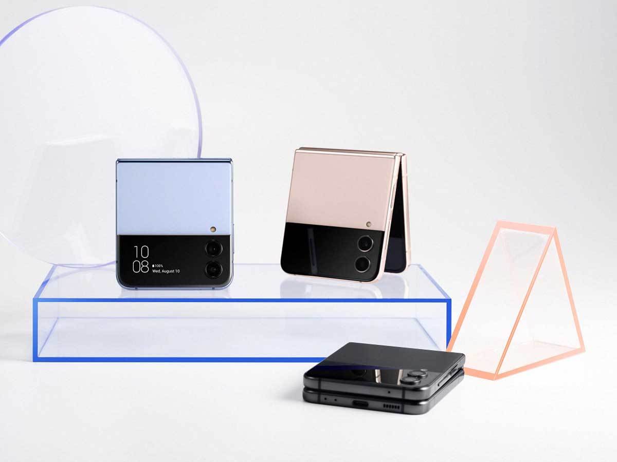 1_Galaxy Z Flip4 family.jpg