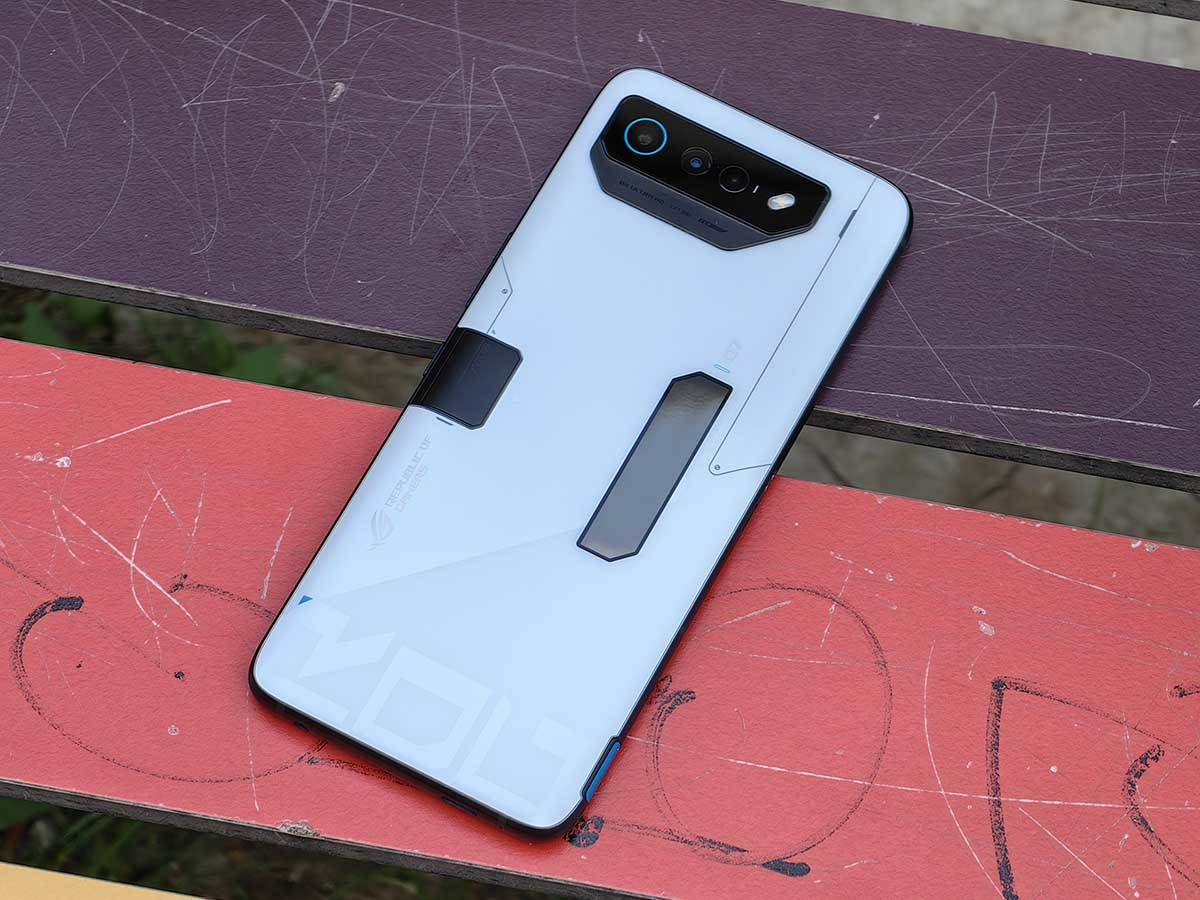 ROG Phone 7 Ultimate dizajn 34.jpg