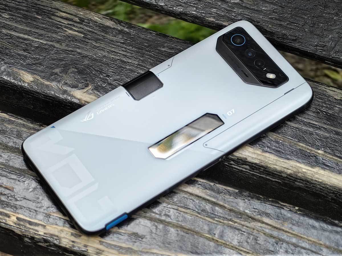 ROG Phone 7 Ultimate dizajn 30.jpg
