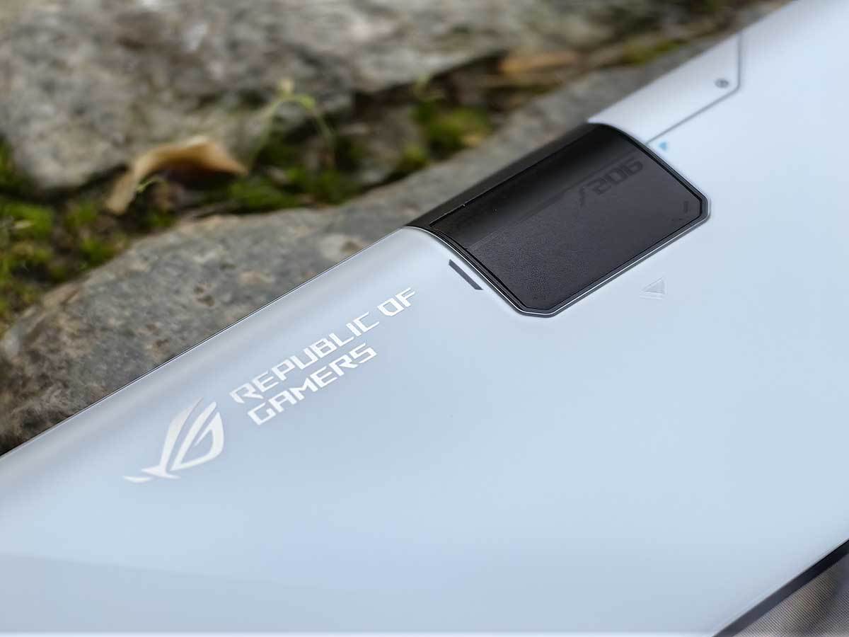 ROG Phone 7 Ultimate dizajn 22.jpg