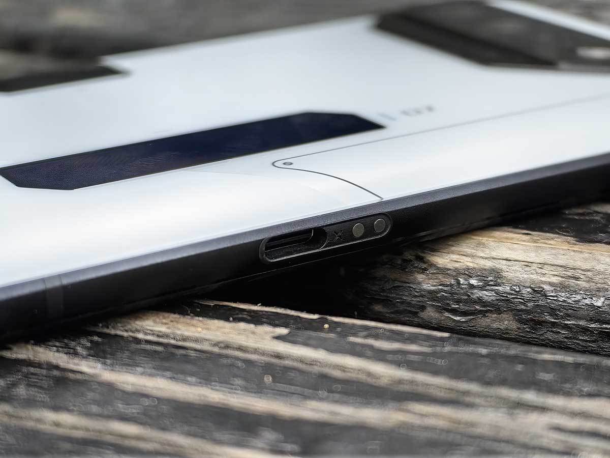 ROG Phone 7 Ultimate dizajn 27.jpg