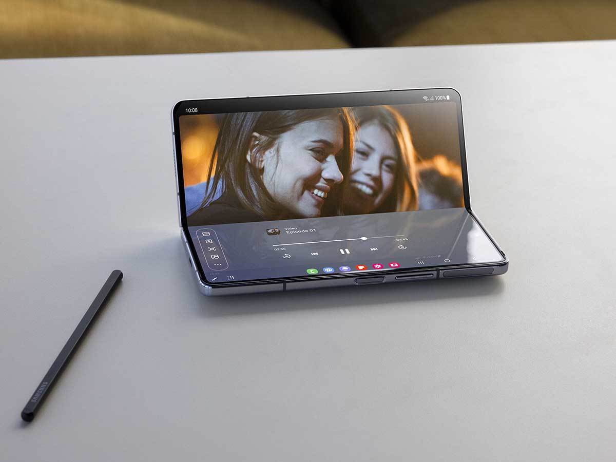 Samsung Galaxy Z Fold5  2.jpg