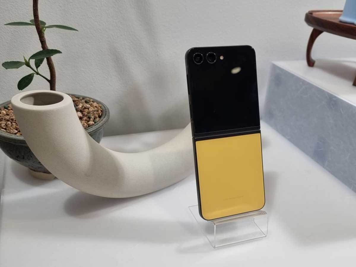 Samsung Galaxy Z Flip5 uživo 1.jpg