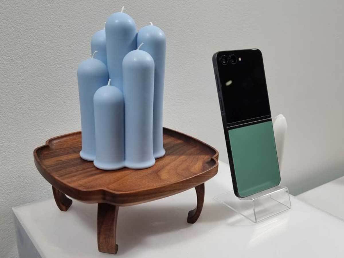 Samsung Galaxy Z Flip5 uživo 2.jpg