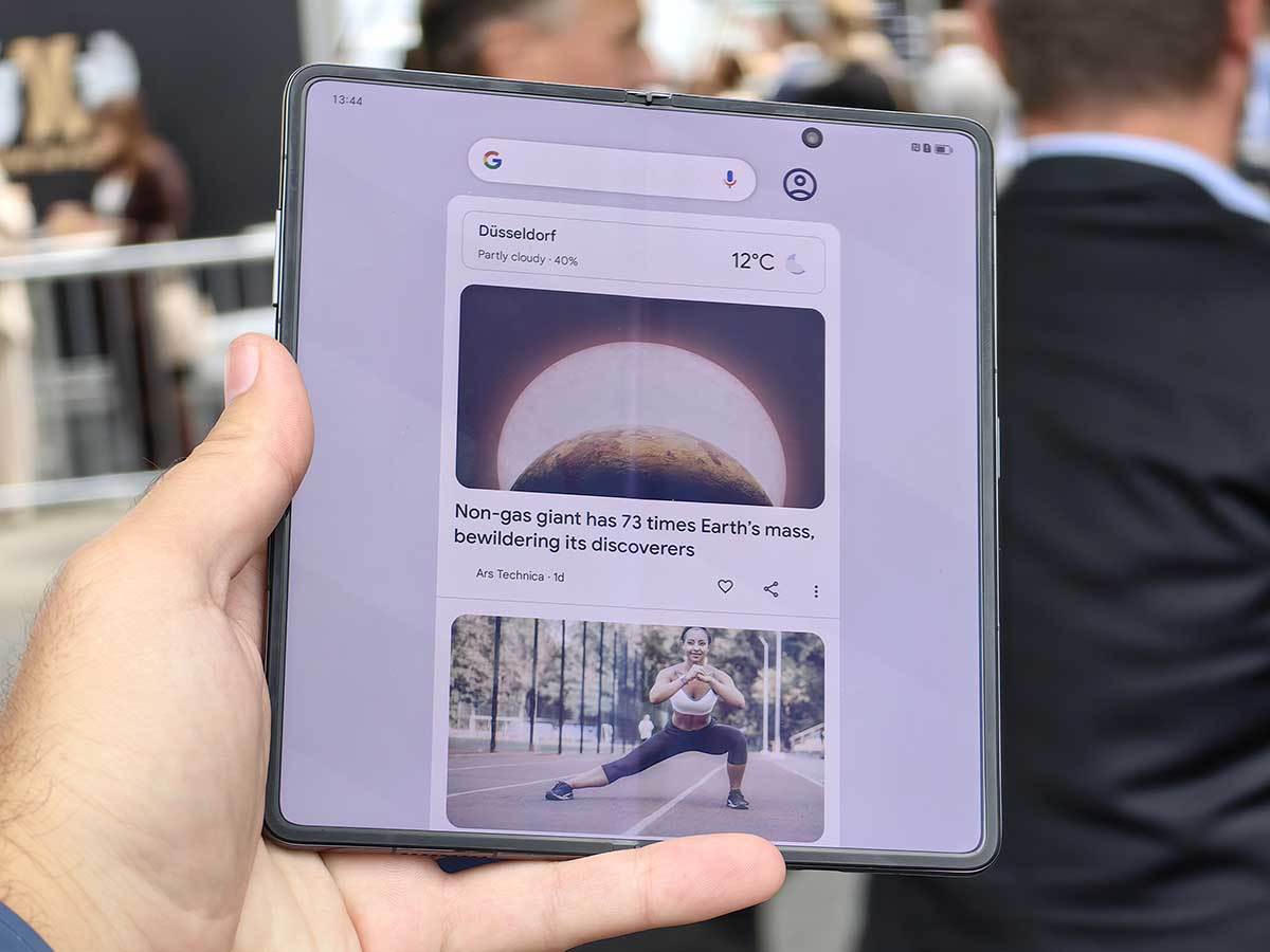 HONOR Magic V2 5.jpg