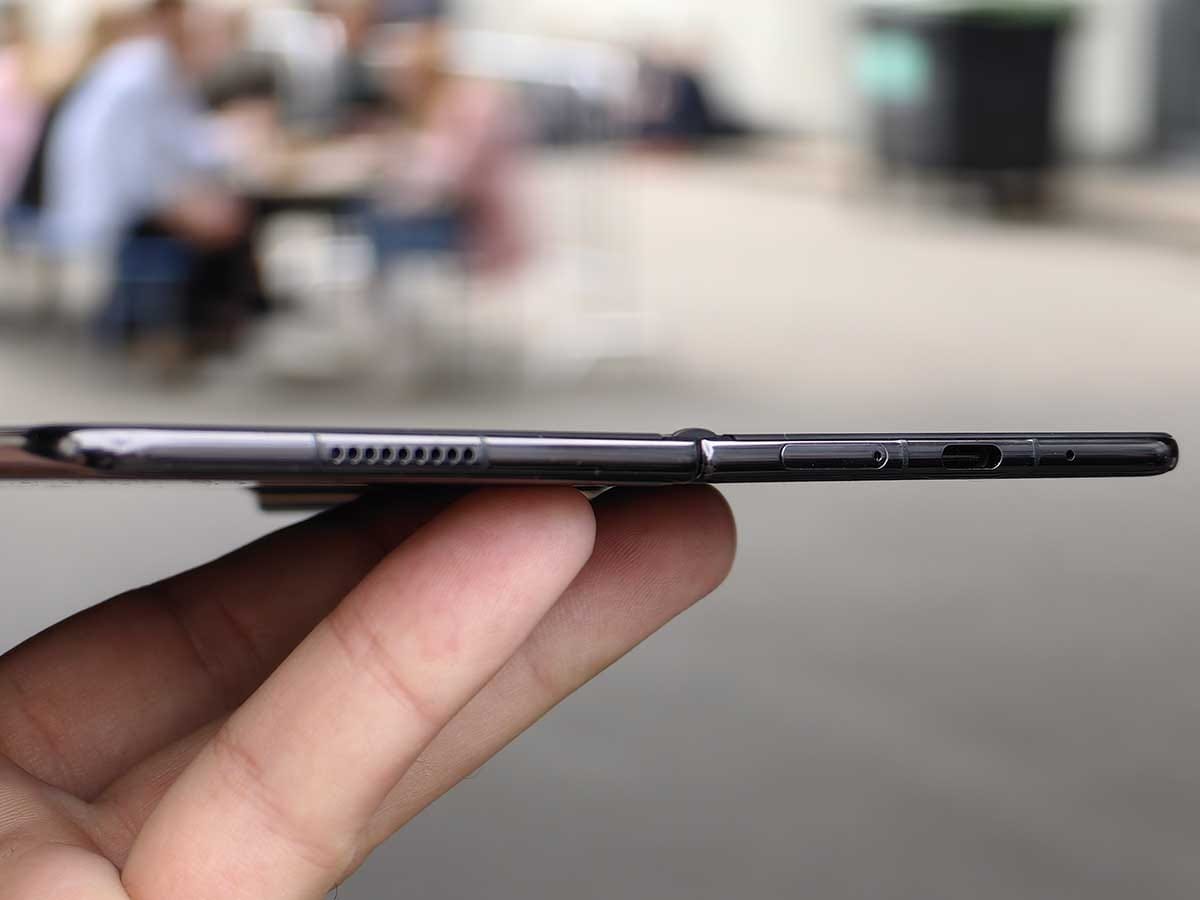 HONOR Magic V2 8.jpg