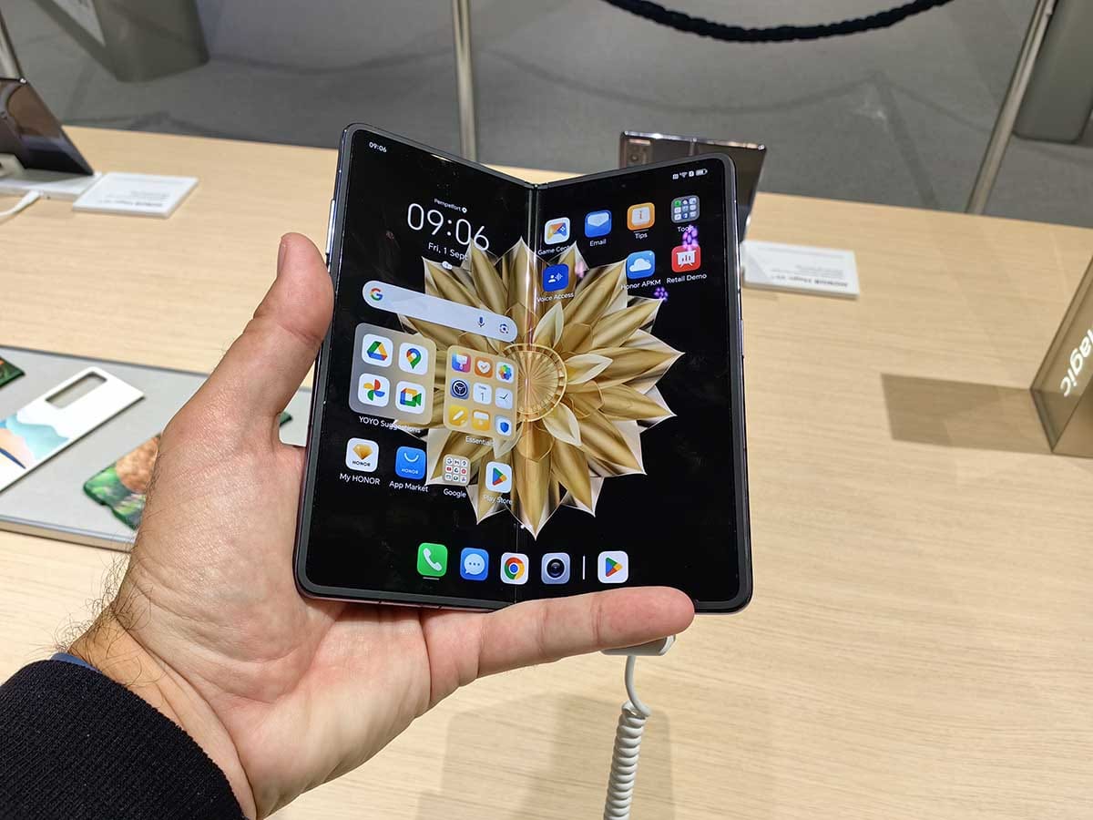 HONOR Magic V2 25.jpg