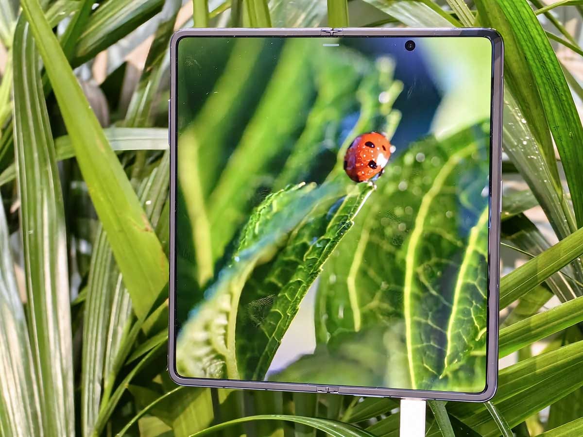 HONOR Magic V2 14.jpg