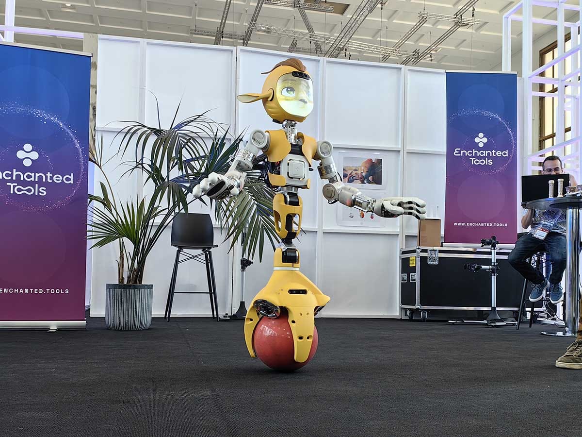 Mirokai robot IFA 13.jpg