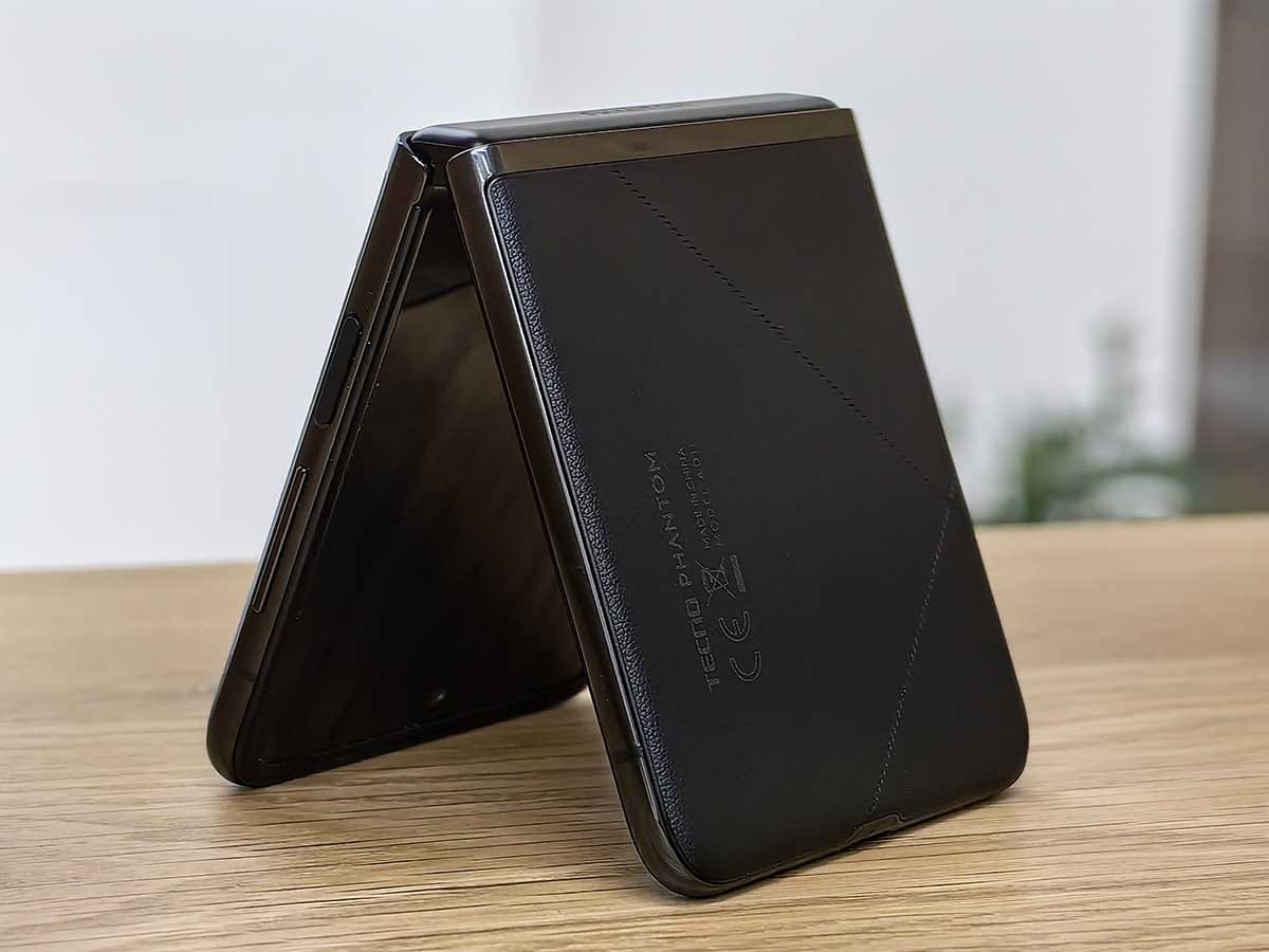 TECNO Phantom V Flip 5G 11.jpg