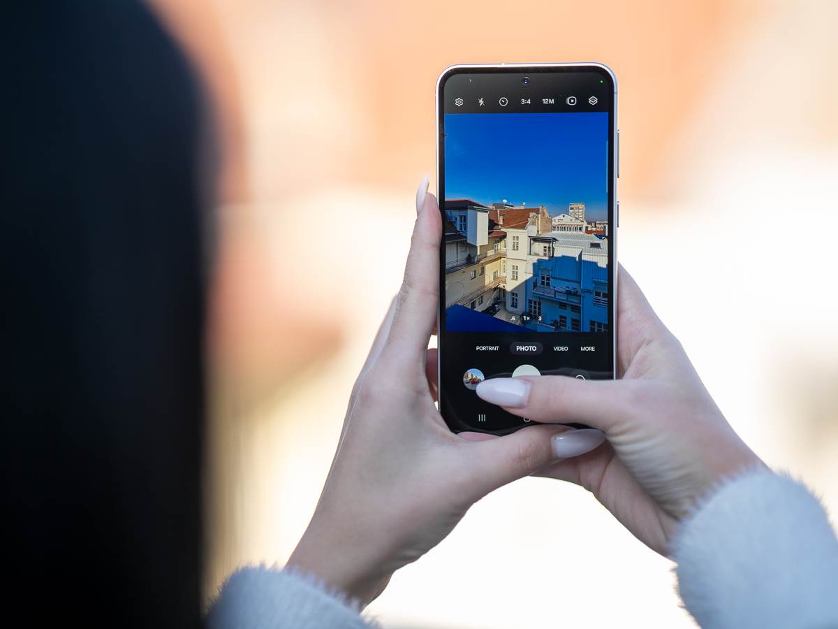 Samsung Galaxy S23 FE _ Foto Uroš Arsić (2).jpg