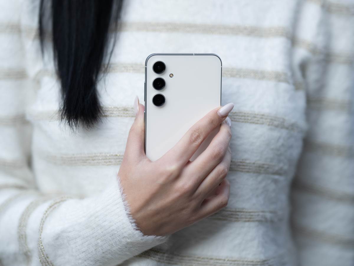 Samsung Galaxy S23 FE _ Foto Uroš Arsić (6).jpg