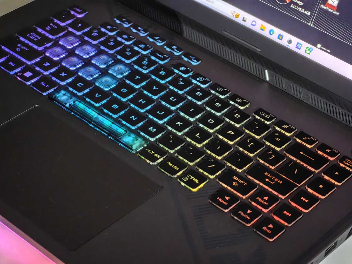 ASUS ROG STRIX G16 RGB tastatura 3.jpg
