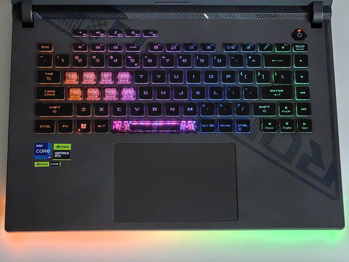 ASUS ROG STRIX G16 RGB tastatura 1.jpg