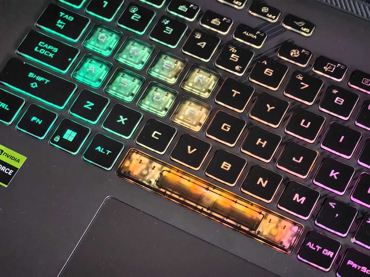 ASUS ROG STRIX G16 RGB tastatura 4.jpg