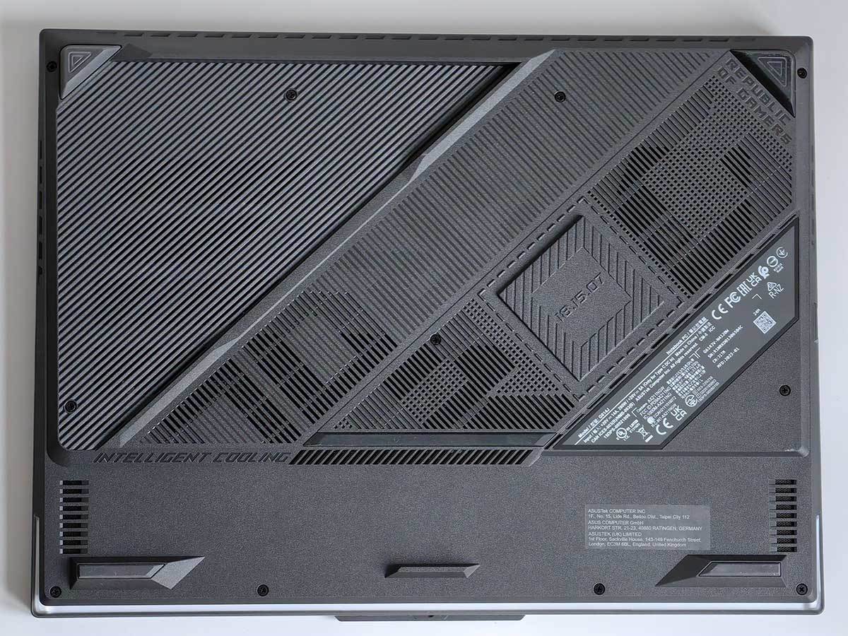 ASUS ROG STRIX G16 dizajn 3.jpg