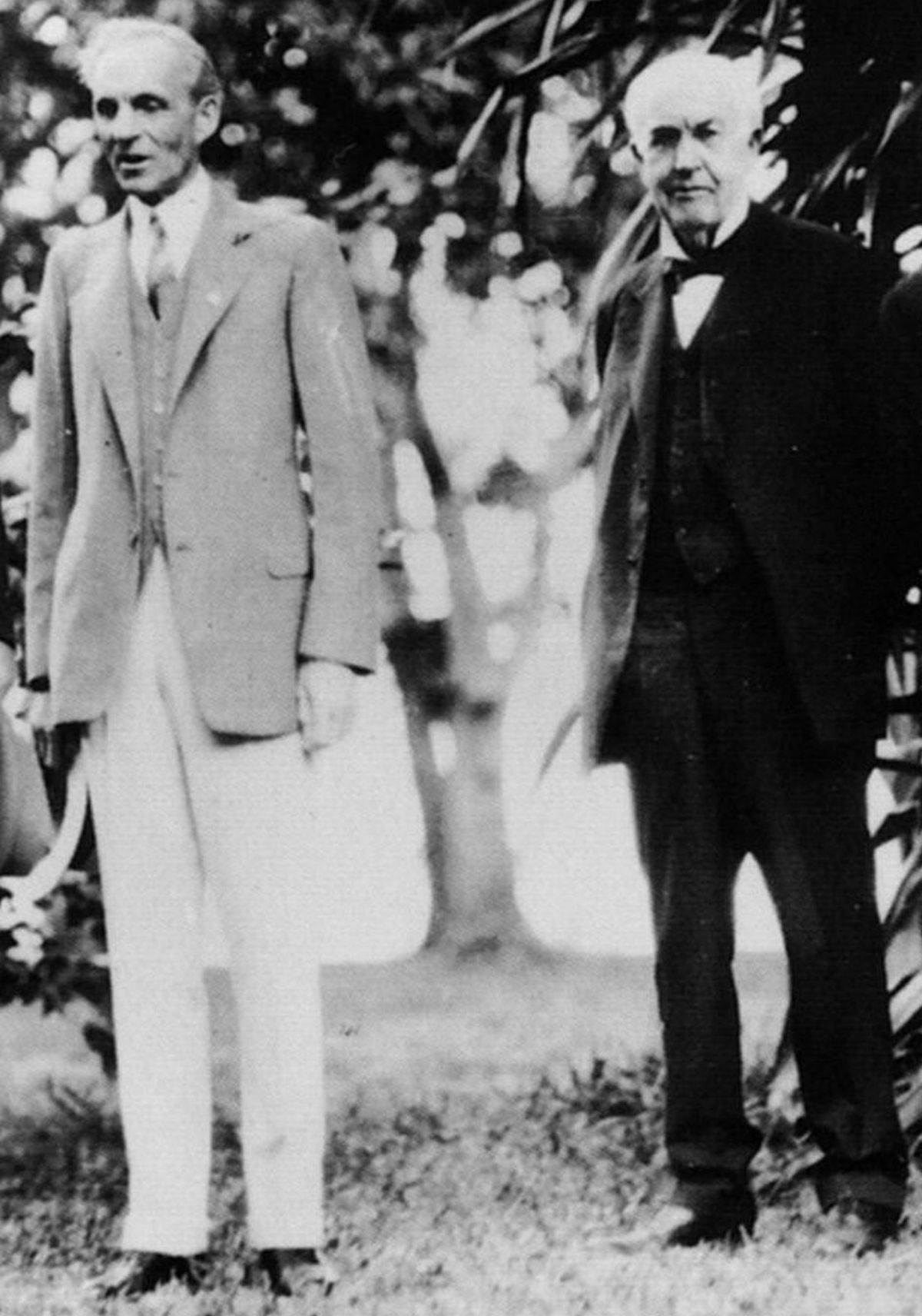 2 Henri Ford i Tomas Edison 1929. _ Foto Wikimedia Public domain.jpg