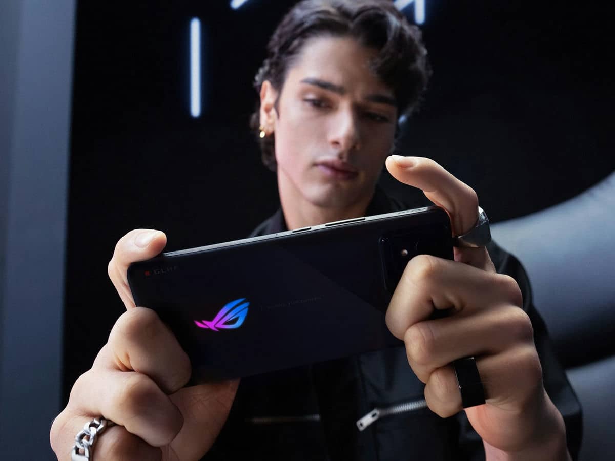 ASUS ROG Phone 8 serija 2.jpg