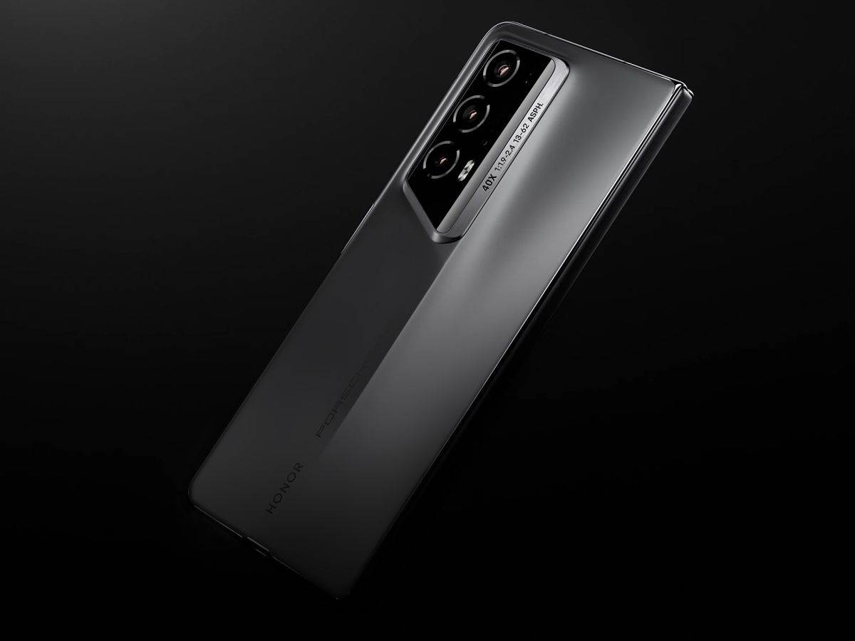 HONOR Magic V2 RSR Porsche Design _ telefon na preklop _ Foto Honor (2).jpg