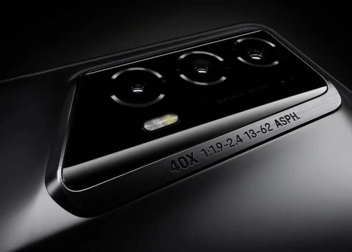 HONOR Magic V2 RSR Porsche Design _ telefon na preklop _ Foto Honor (5).jpg