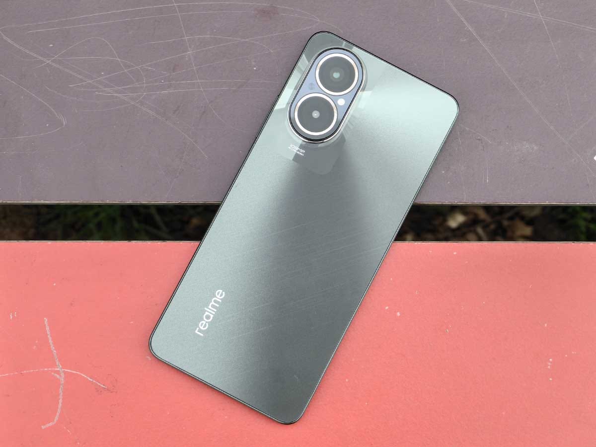 realme C67 21.jpg