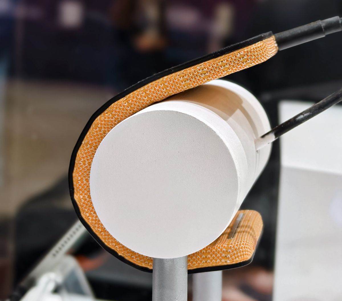 Motorola _ savitljivi telefon _ adaptivni displej _ Foto Twitter @gogiinc (4).jpg