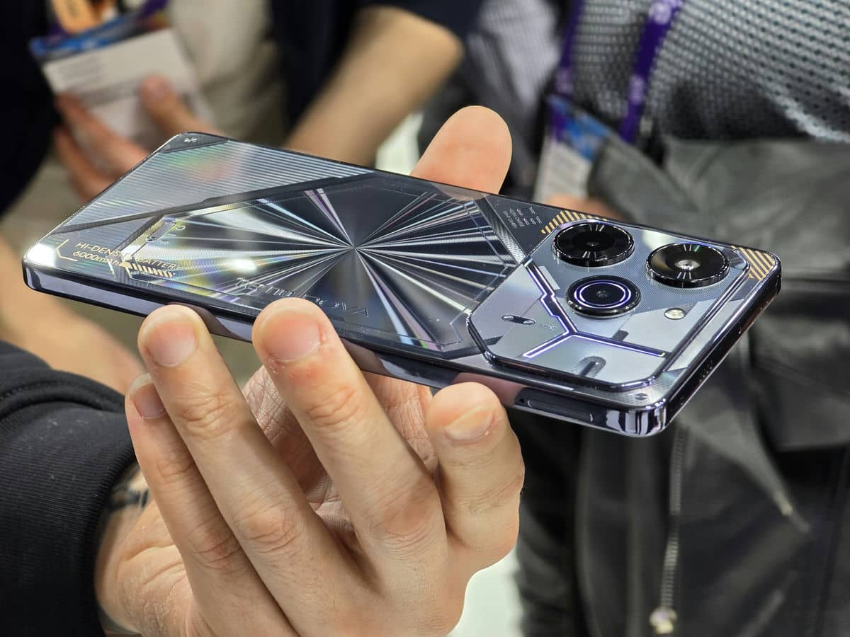 TECNO POVA 6 Pro 15.jpg