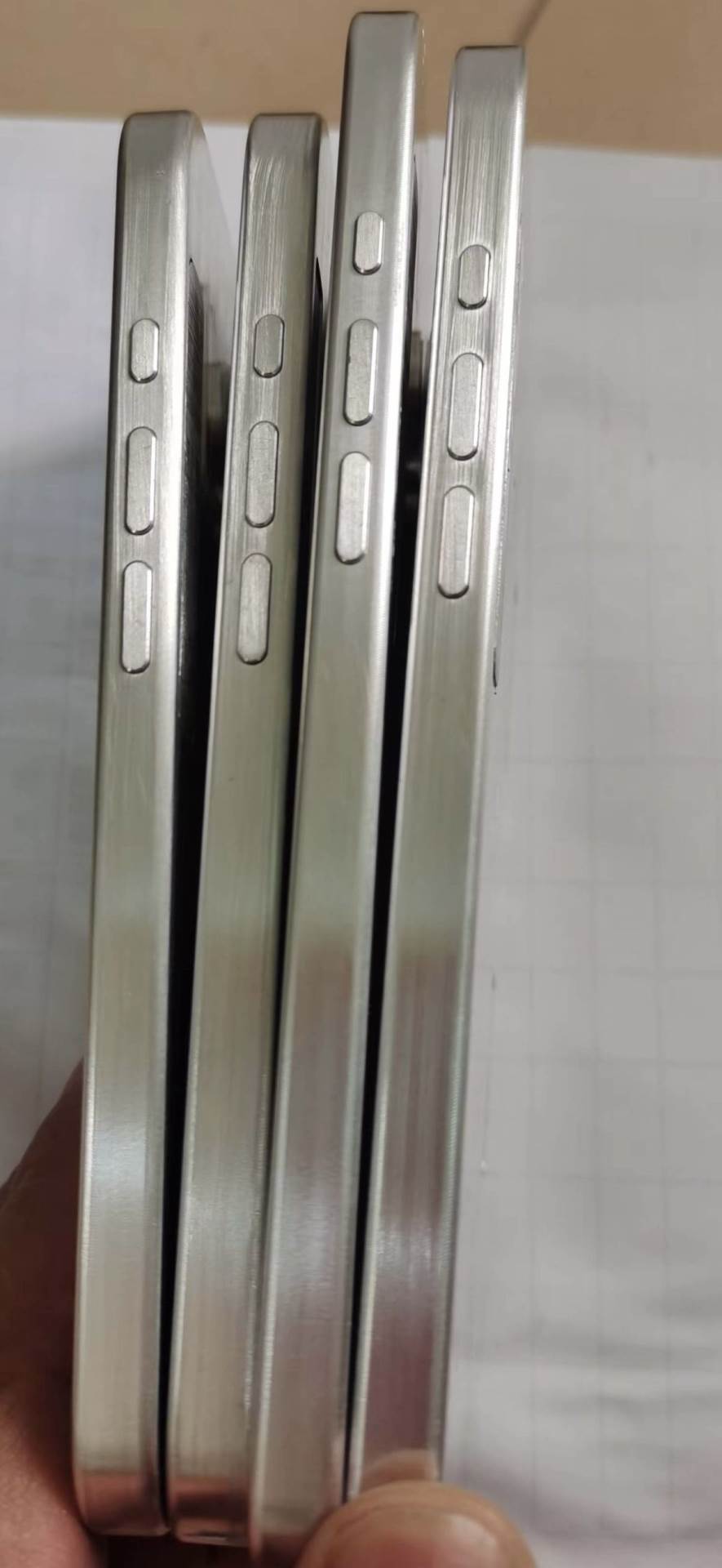 iPhone 16 _ maketa _ Foto Twitter @SonnyDickson (1).jpg