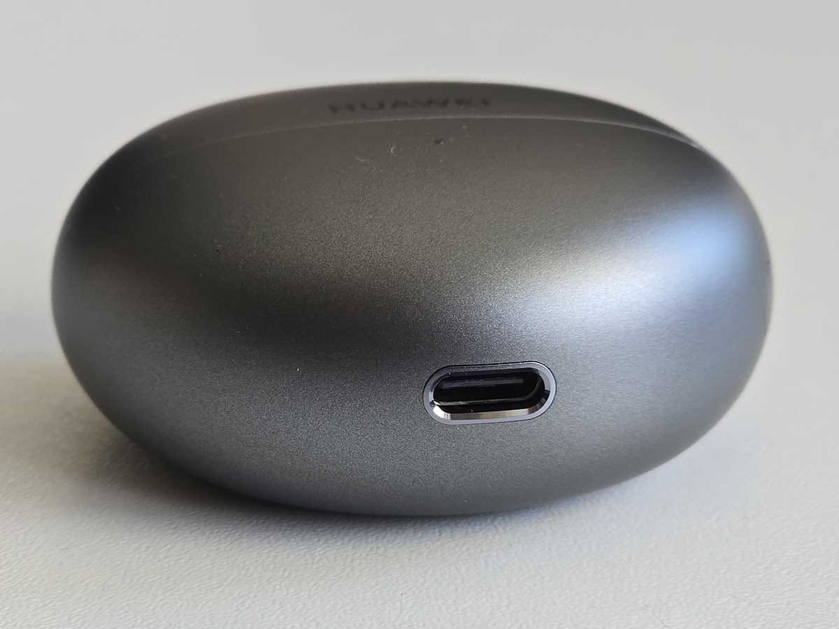 Huawei FreeClip kutijica 3.jpg