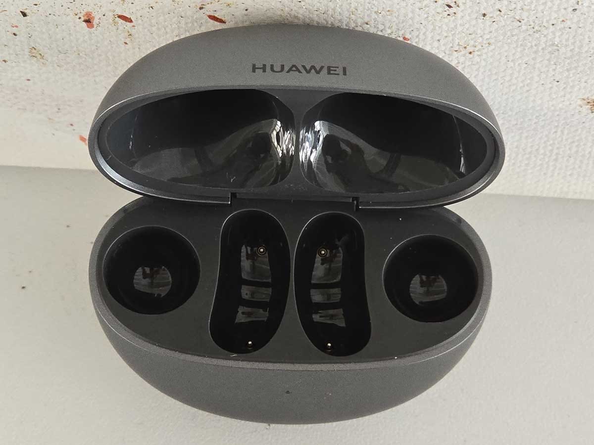 Huawei FreeClip kutijica 4.jpg