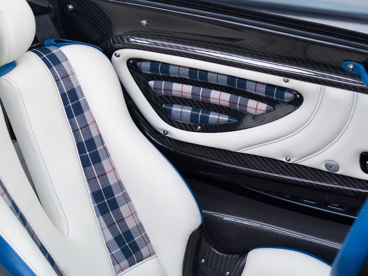 Pagani Zonda HP Barchetta 10.jpg