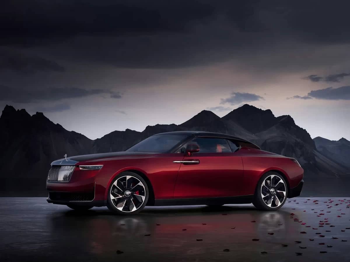 Rolls-Royce La Rose Noire Droptail 1.jpg