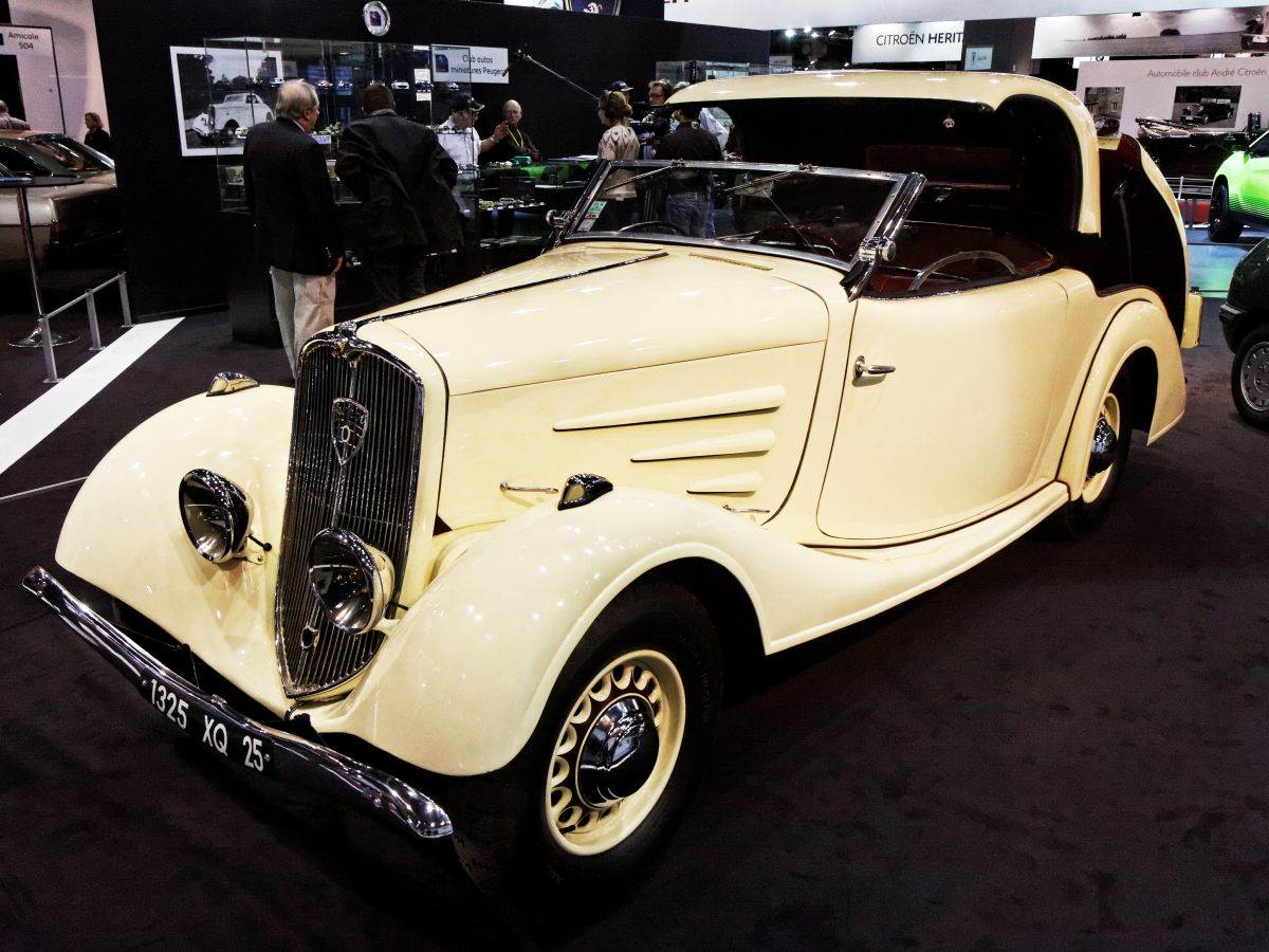 Peugeot 401D Eclipse _ Wikimedia Thesupermat.jpg