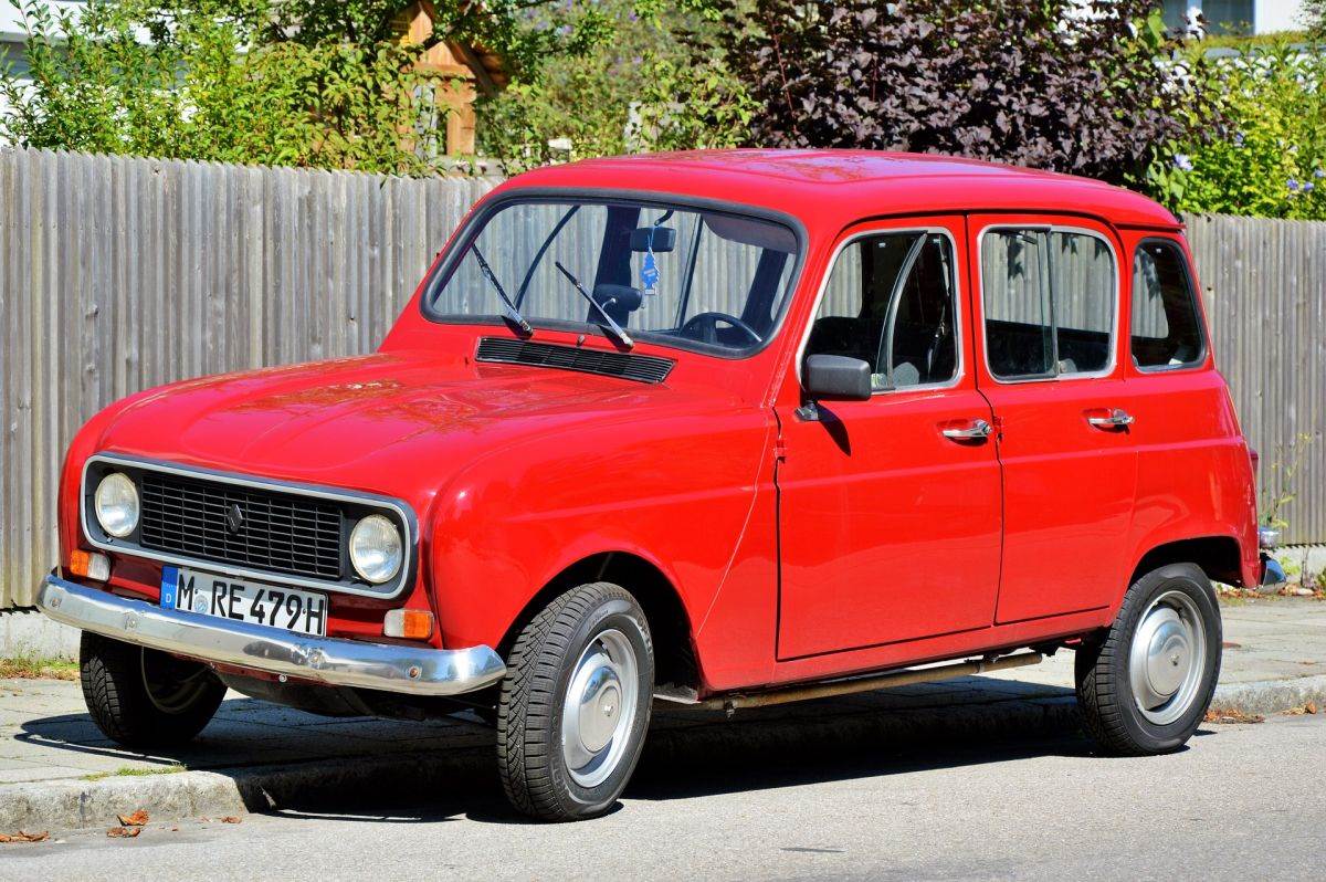 1 Renault 4 _ Foto Pixabay (2).jpg
