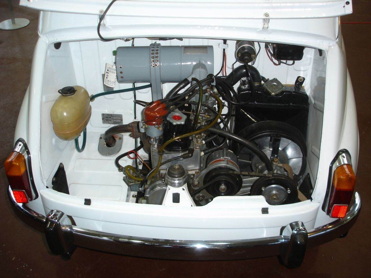 5 Zastava 750 _ Fića _ Foto Wikimedia Public domain (3).jpg