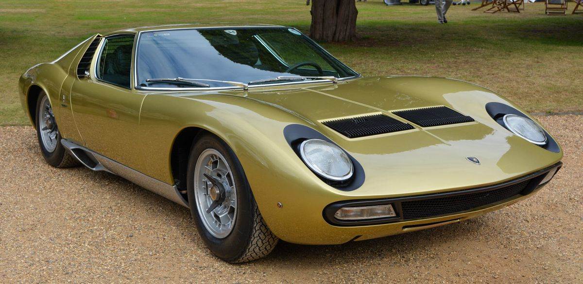 Lamborghini Miura _ Foto Wikimedia Chelsea Jay.jpg