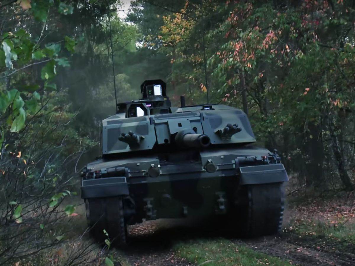 Tenk Challenger 3 _ Foto YouTube British Army (3).jpg
