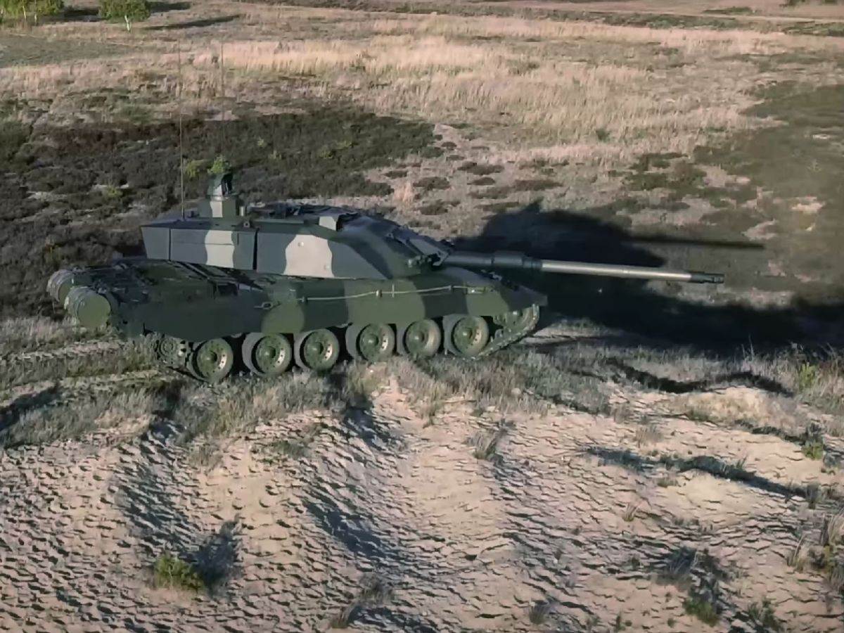 Tenk Challenger 3 _ Foto YouTube British Army (7).jpg