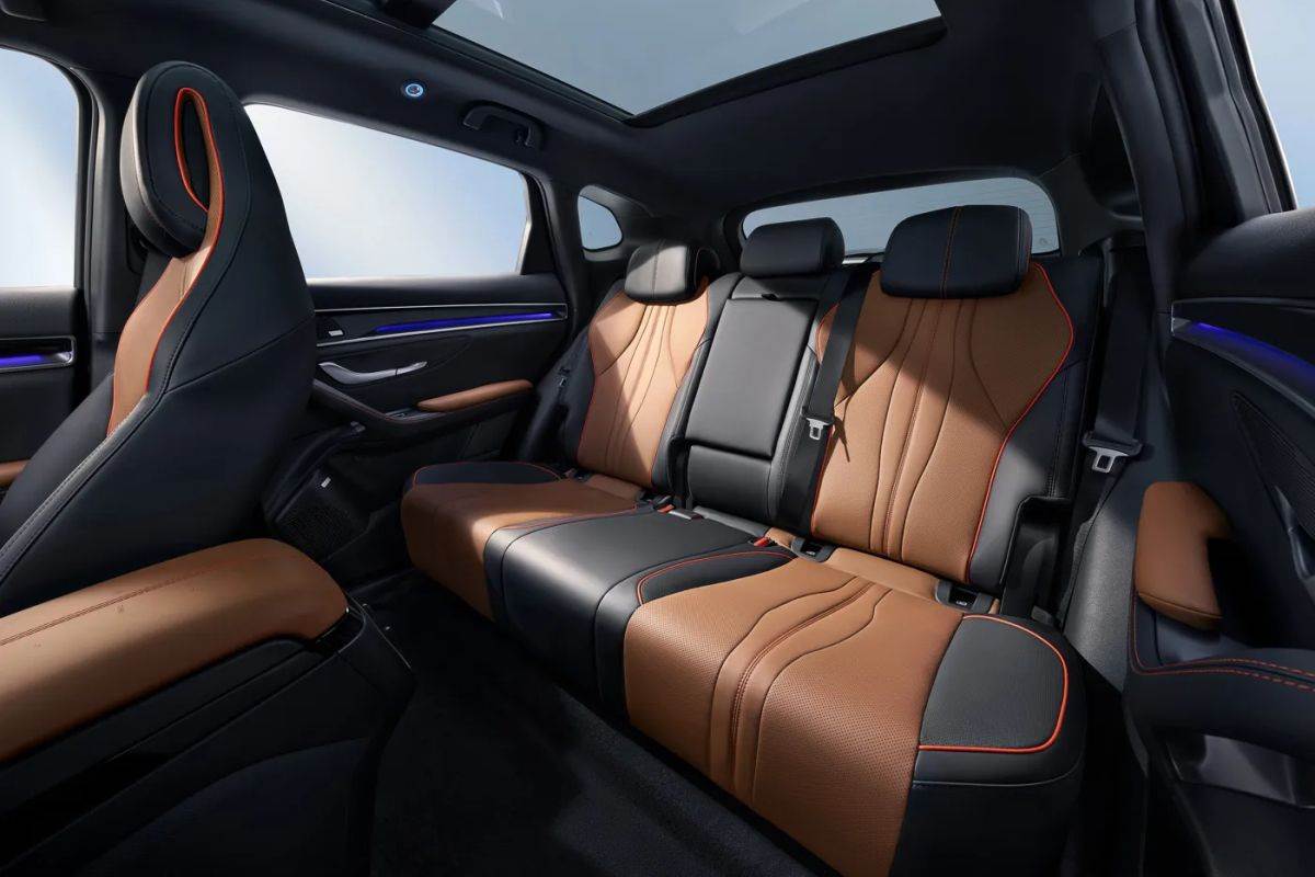 BYD Seal U DM-i _ plug-in hibrid SUV _ Foto BYD (9).jpg