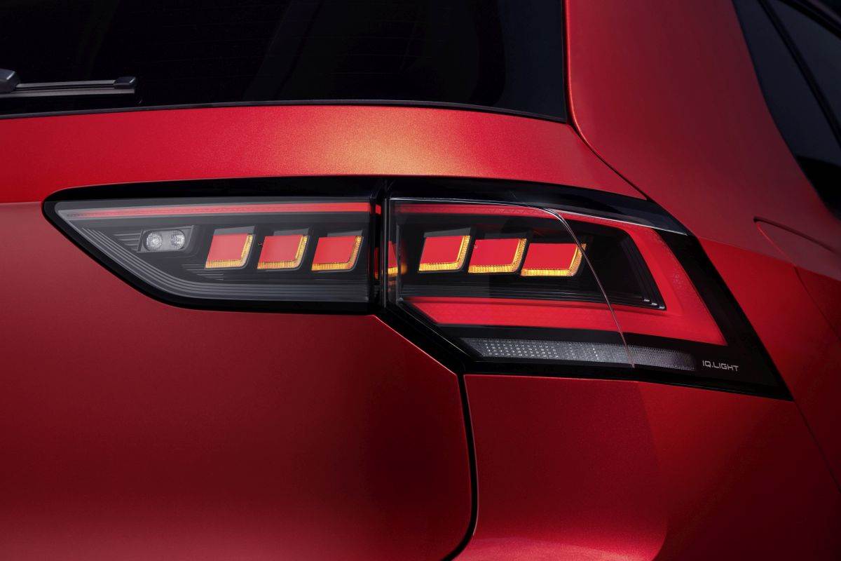 Volkswagen Golf GTI 2024 _ Foto Volkswagen (10).jpg
