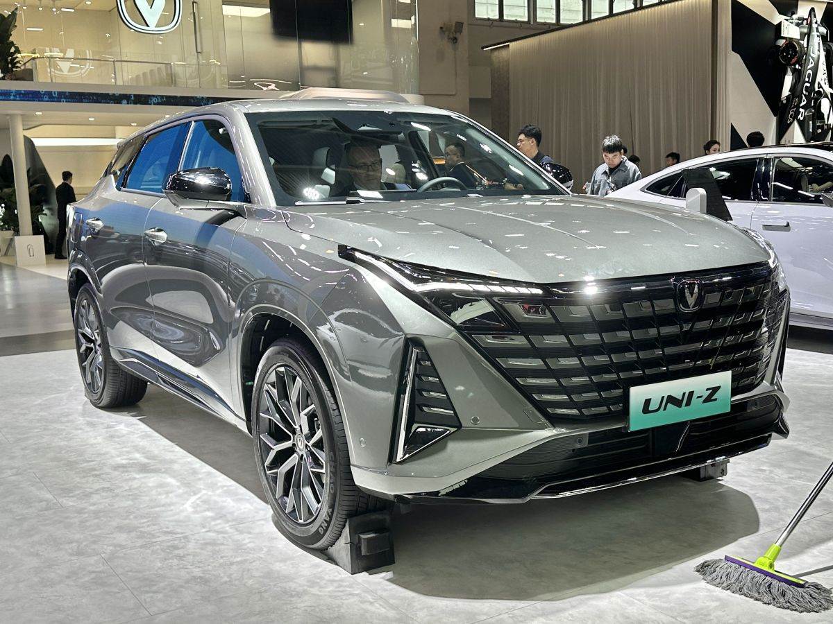 Changan UNI-Z _ Foto Wikimedia JustAnotherCarDesigner.jpg