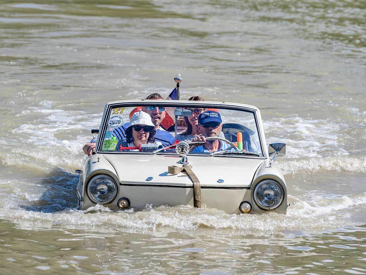 Amphicar 2.jpg