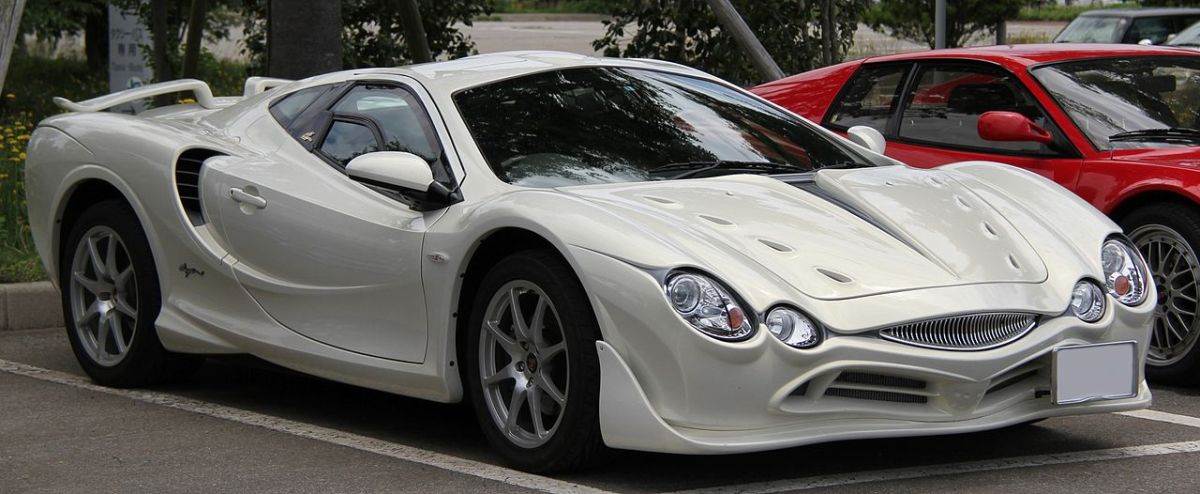 5 Mitsuoka Orochi _ Foto Wikimedia TTTNIS Public domain.jpg