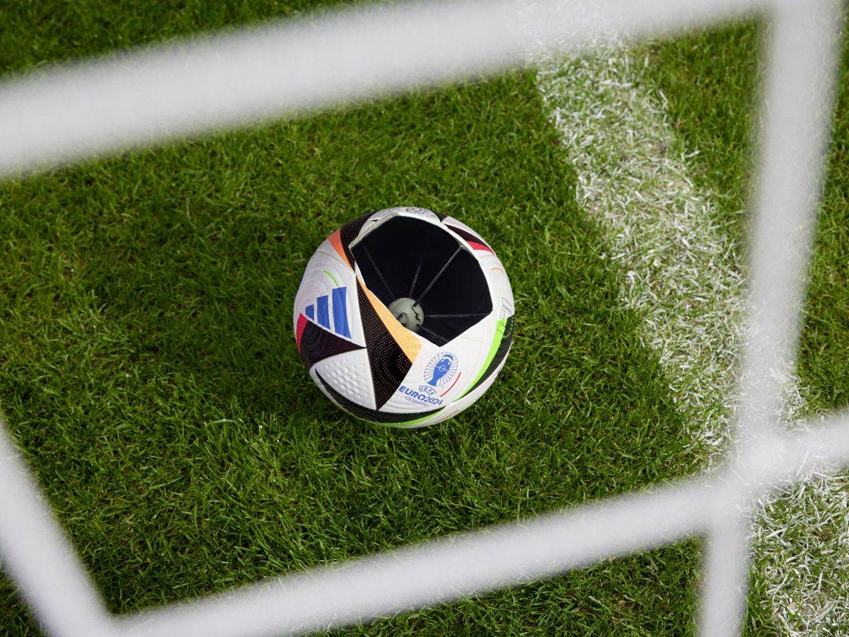 Lopta _ Euro 2024 _ Adidas _ čip _ Foto Adidas (6).jpg