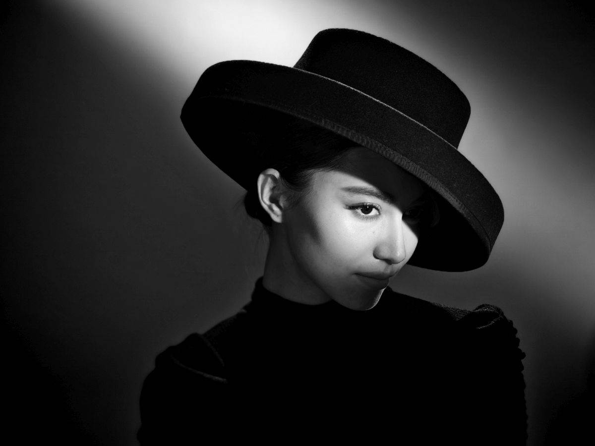 HONOR 200 Series Harcourt Classic.jpeg