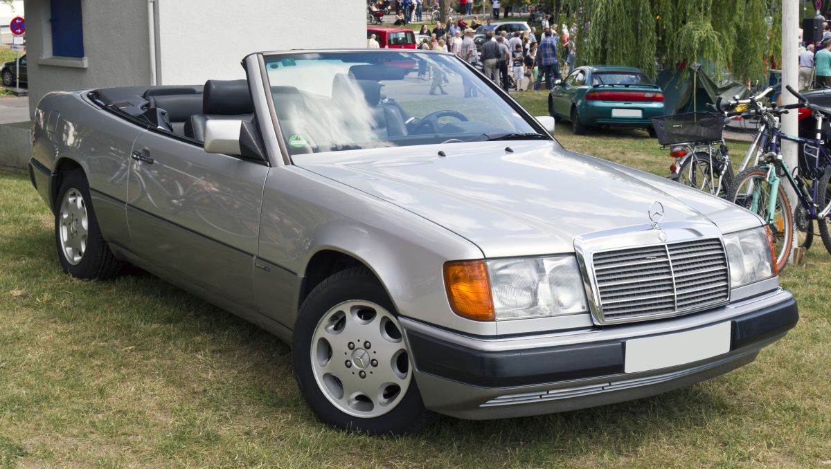 6 Mercedes-Benz W124 Cabriolet _ Foto Wikimedia Rudolf Stricker (1).jpg