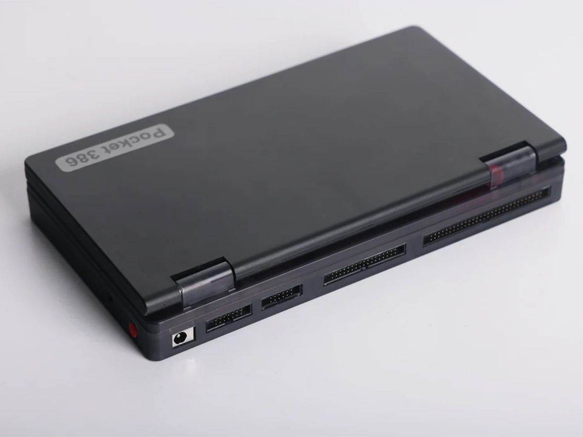 Pocket 386 _ džepni laptop _ Foto x.com arstechnica (2).jpg